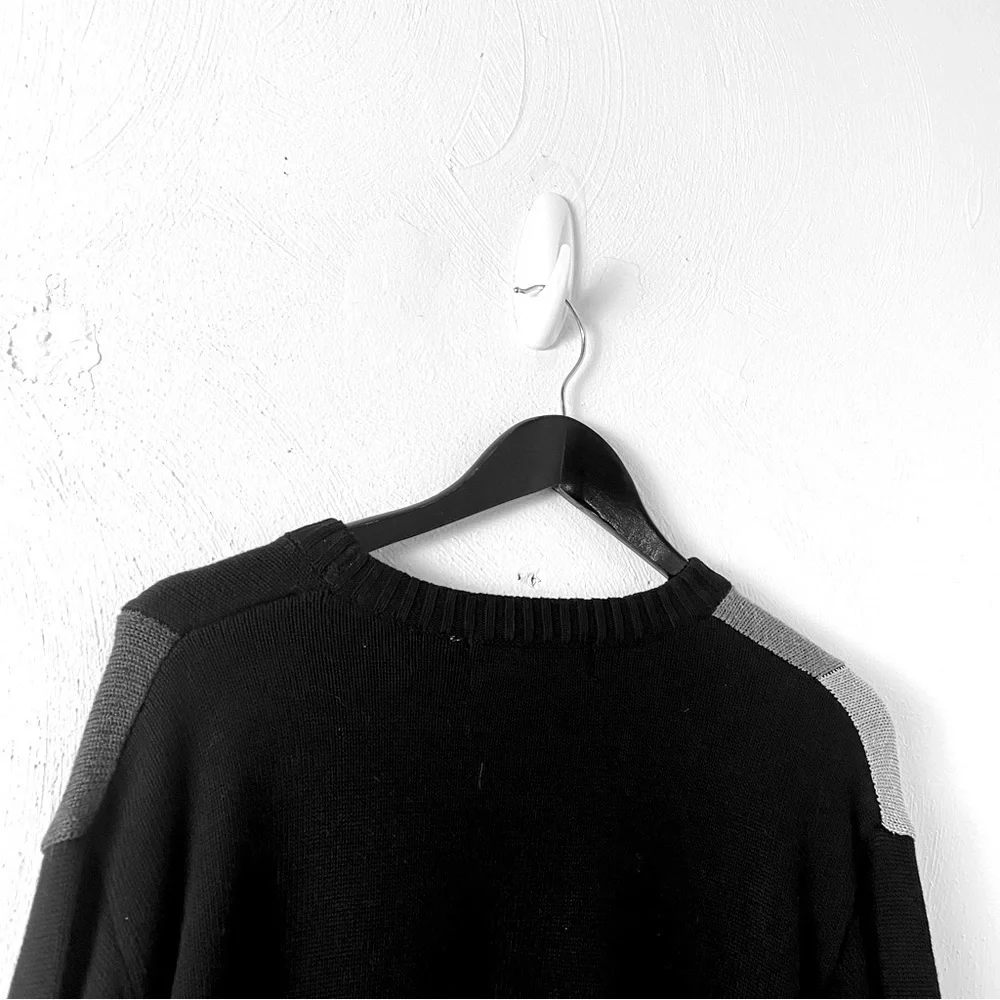 Oscar De La Renta Men Long Sleeves Pullover Sweater. Gray Black  Pattern   Sz L